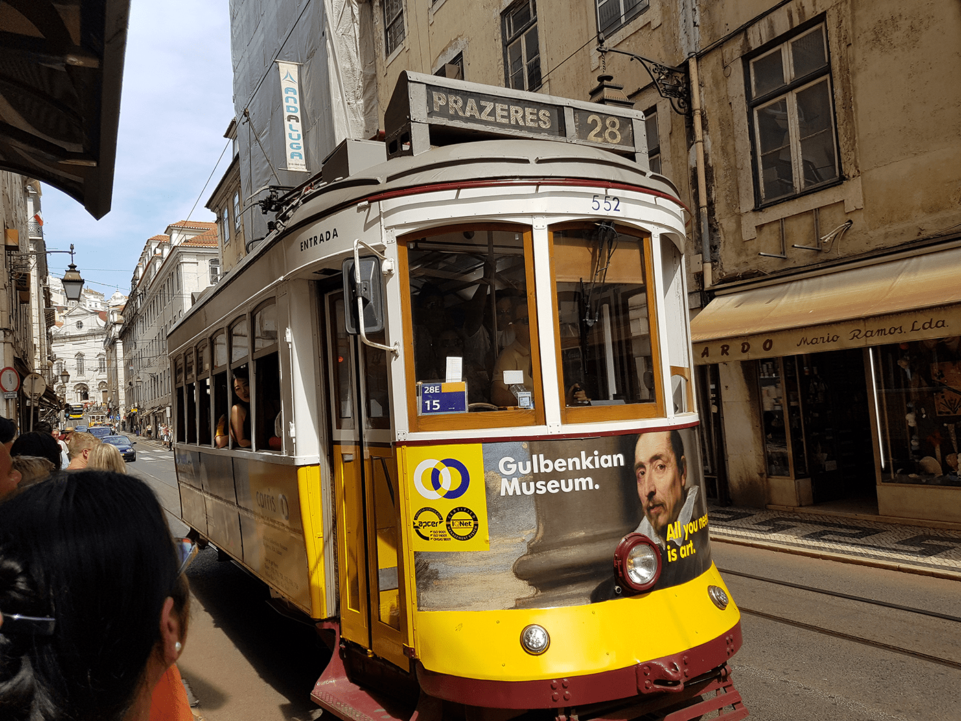 žlutá tramvaj